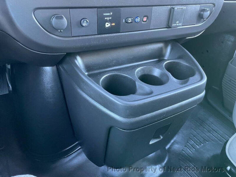 2022 Chevrolet Express 2500