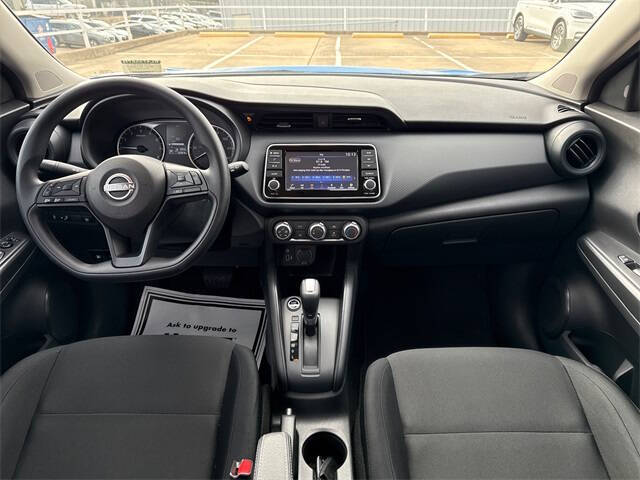 2025 Nissan Kicks Play S