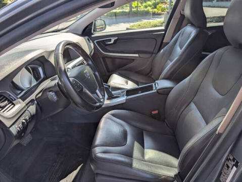 2018 Volvo V60 Cross Country T5 Premier