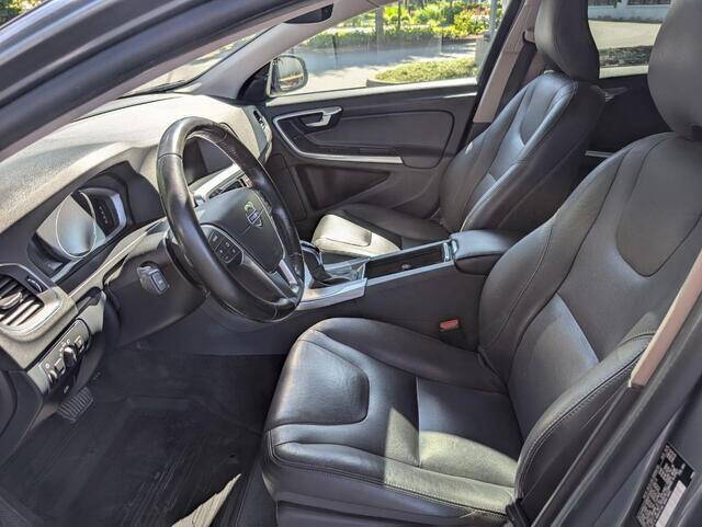 2018 Volvo V60 Cross Country T5 Premier