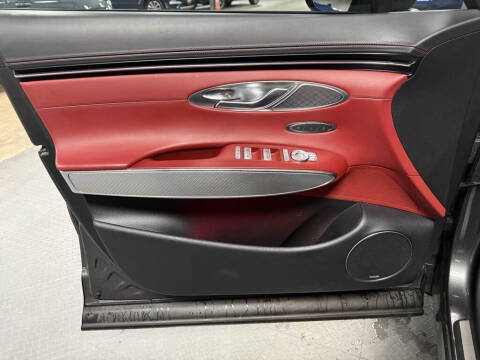 2024 Genesis GV70 2.5T Standard