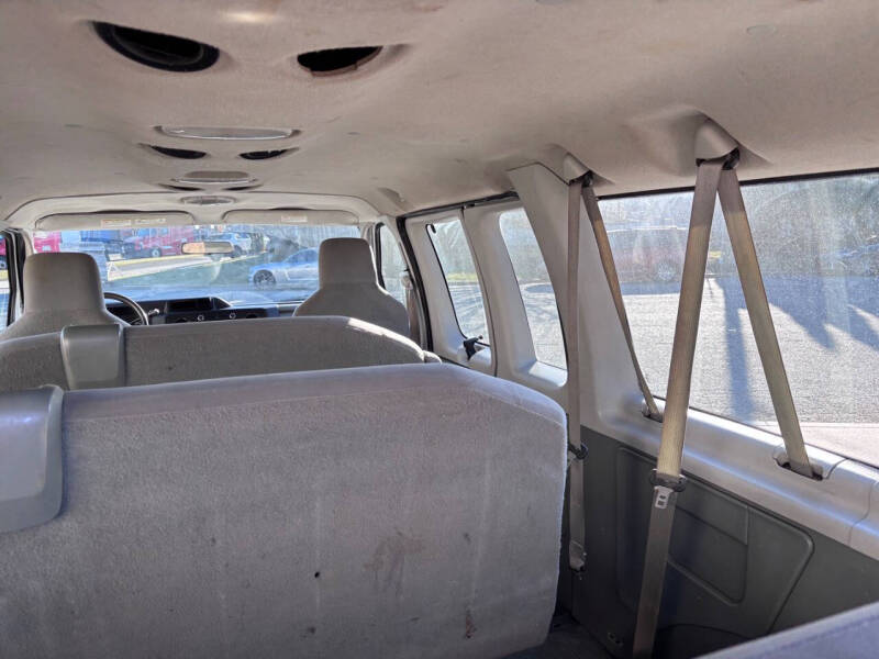 2012 Ford E-Series E-350 SD XLT