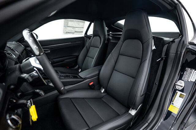 2025 Porsche 718 Cayman