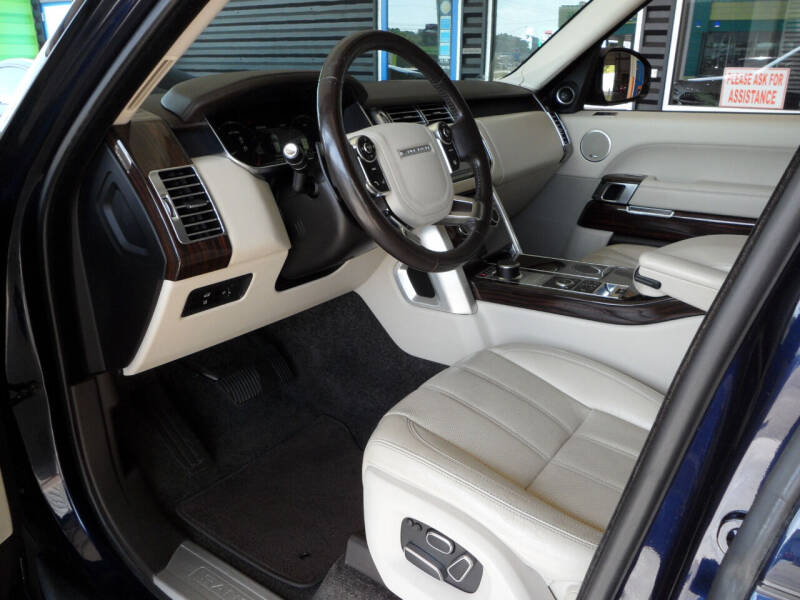 2014 Land Rover Range Rover Base photo 11