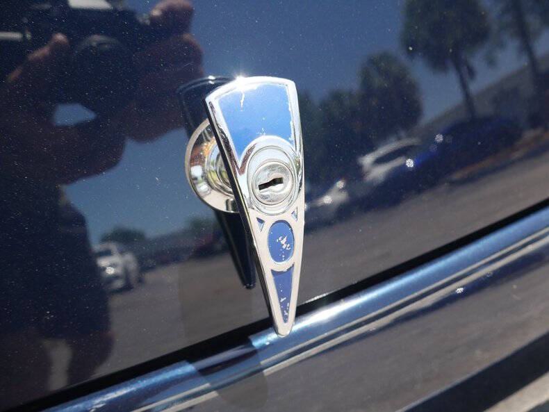 1937 Ford Deluxe