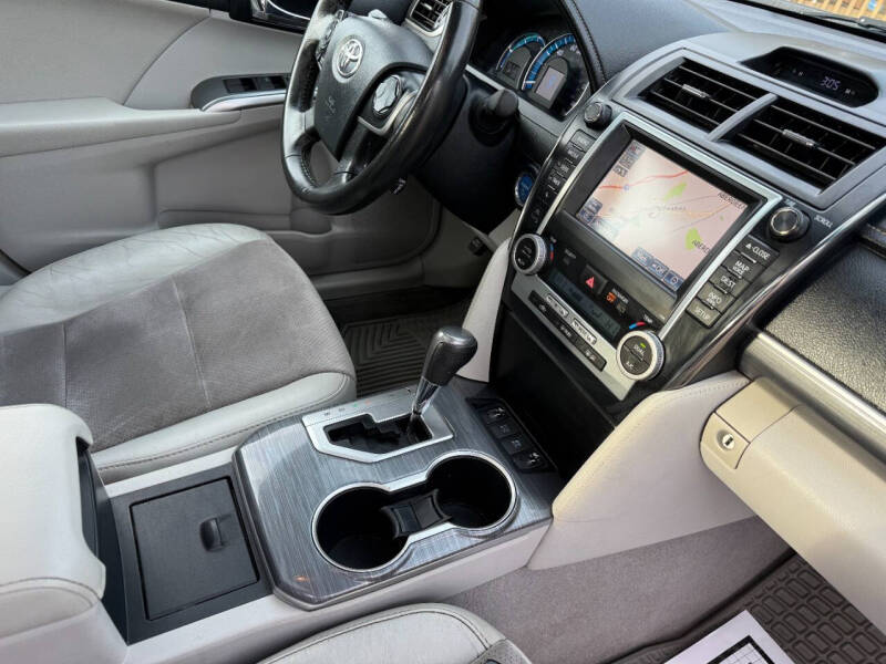 2012 Toyota Camry Hybrid XLE