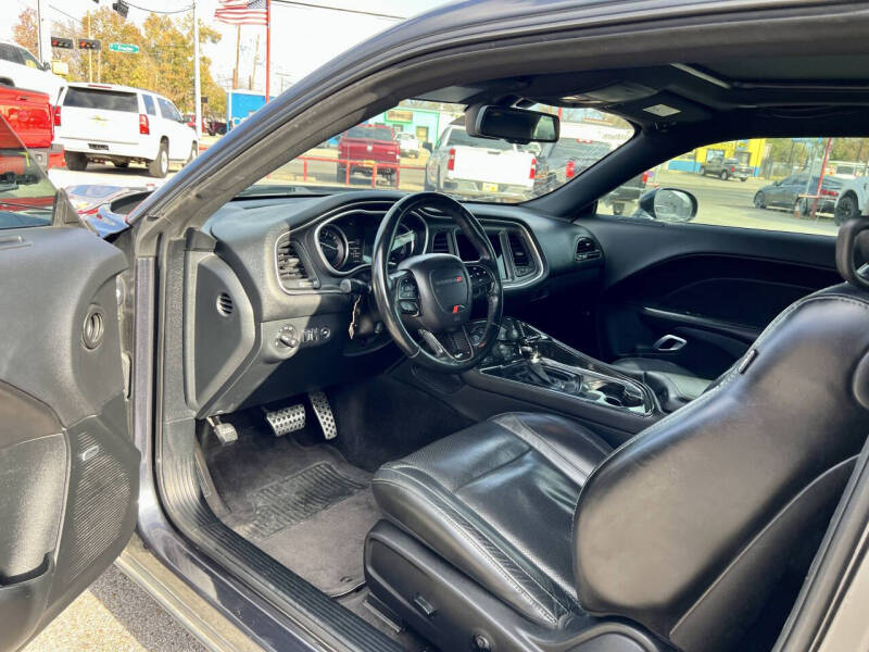 2018 Dodge Challenger SXT Plus