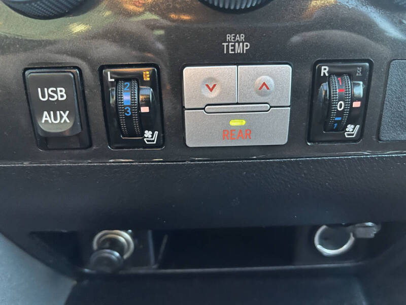 2014 Toyota Sequoia Platinum