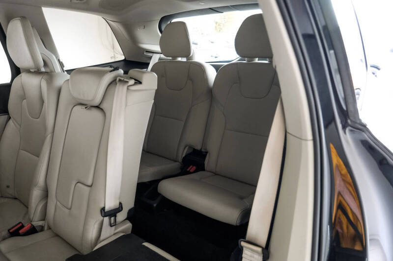 2020 Volvo XC90 T5 Momentum
