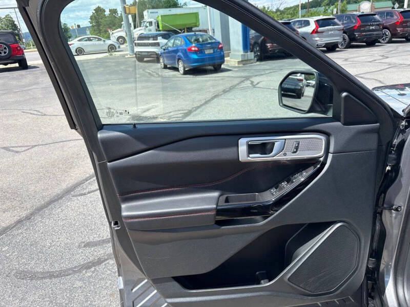 2024 Ford Explorer ST-Line