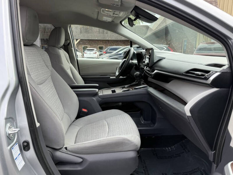 2021 Toyota Sienna LE 8-Passenger