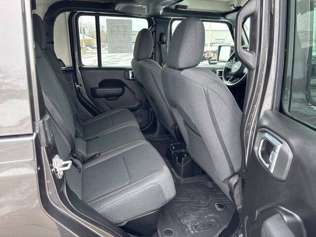 2024 Jeep Gladiator NightHawk