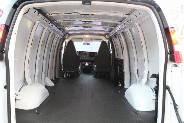 2025 Chevrolet Express 2500