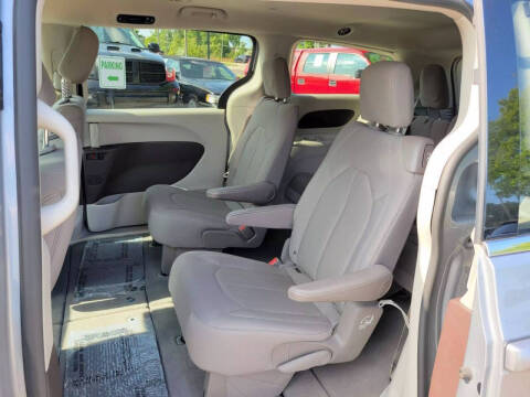 2021 Chrysler Voyager LX