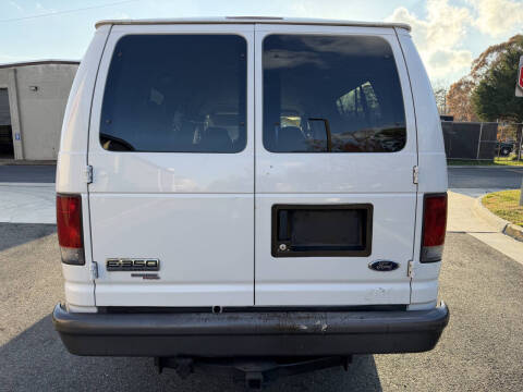 2006 Ford E-Series E-350 SD XLT