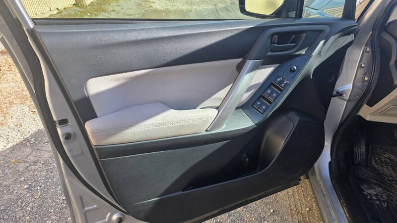 2015 Subaru Forester 2.5i