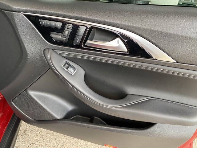 2019 Infiniti QX30 Essential