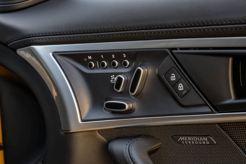 2021 Jaguar F-TYPE P300