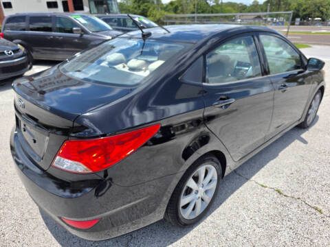 2012 Hyundai Accent GLS