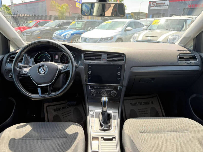2017 Volkswagen e-Golf SE