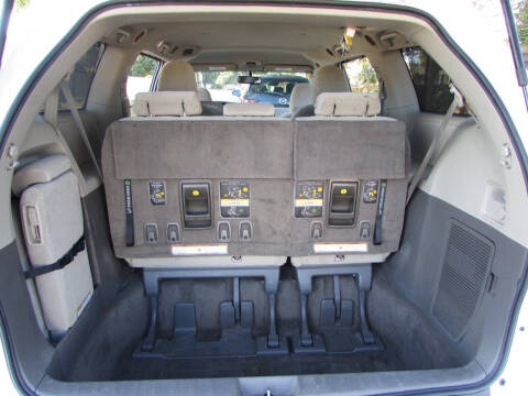 2017 Toyota Sienna LE 8-Passenger