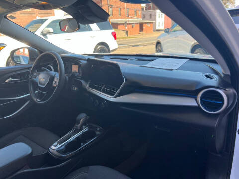 2025 Chevrolet Trax LS