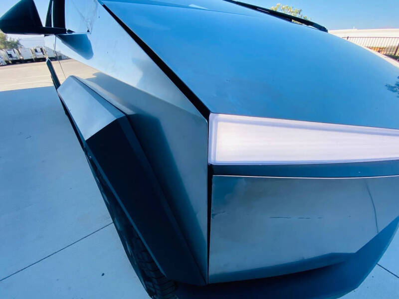 2024 Tesla Cybertruck