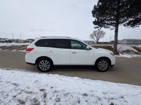 2016 Nissan Pathfinder S