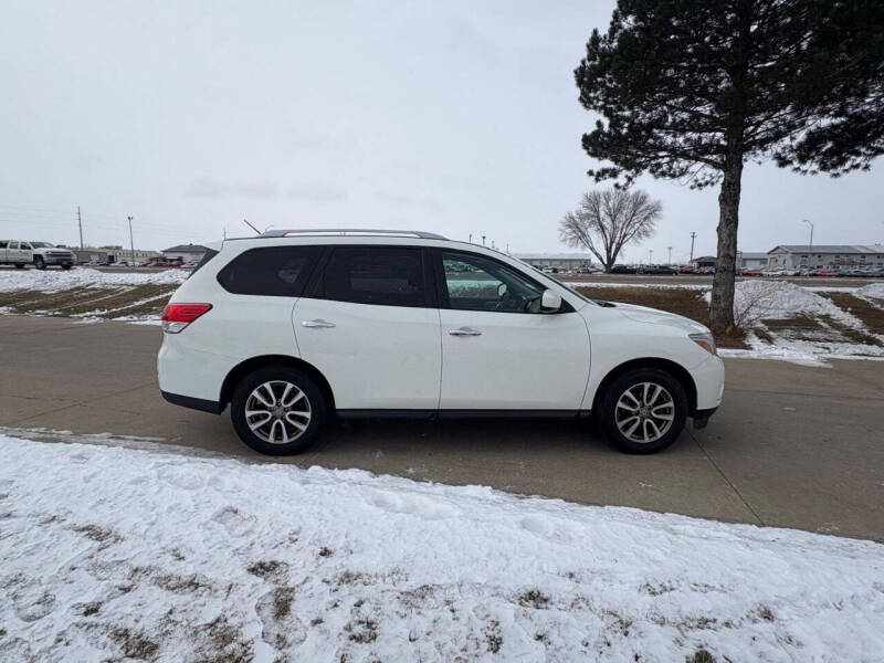 2016 Nissan Pathfinder S
