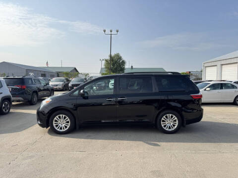 2015 Toyota Sienna XLE 8-Passenger