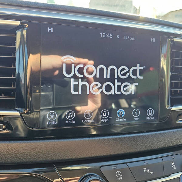 2017 Chrysler Pacifica Touring-L Plus