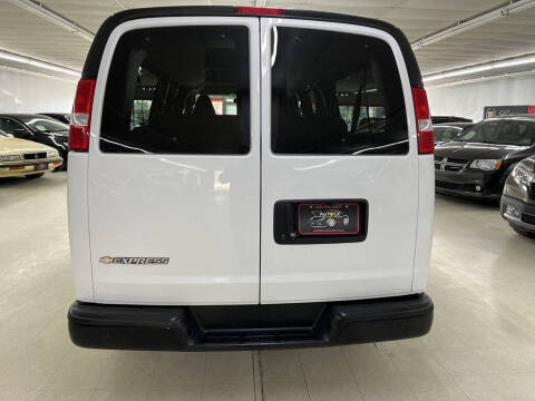 2022 Chevrolet Express LS 3500