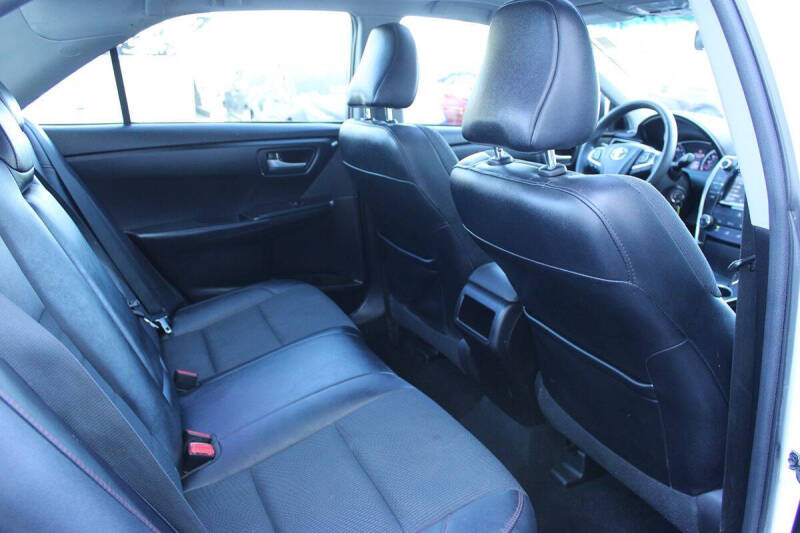 2017 Toyota Camry SE