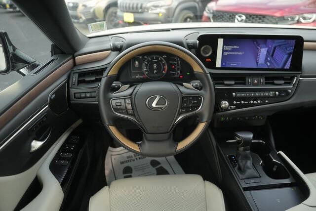 2024 Lexus ES 350 Ultra Luxury