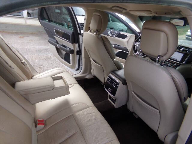 2017 Lincoln Continental Select