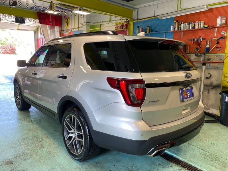 2016 Ford Explorer Sport