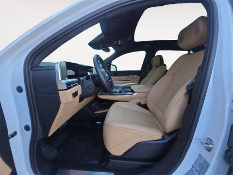 2025 Cadillac Escalade IQ Sport 2