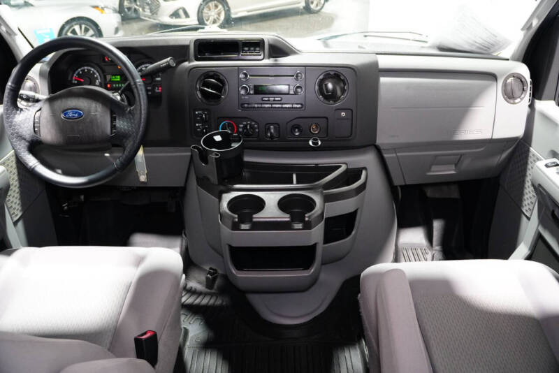 2014 Ford E-Series E-150 XLT