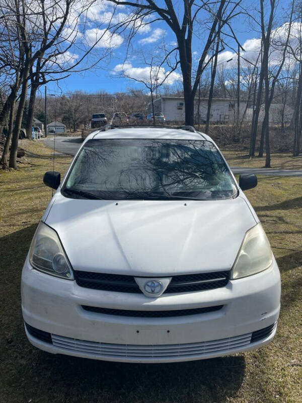 2004 Toyota Sienna for sale at MJM Auto Sales in Reading PA