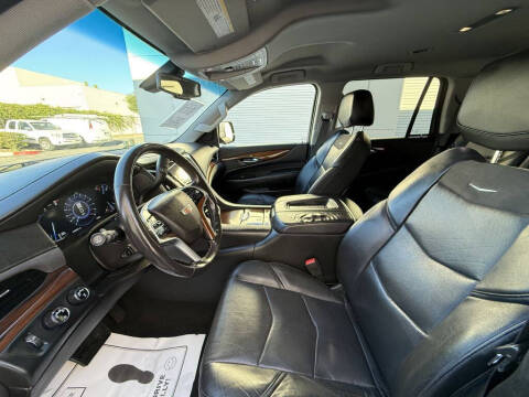 2018 Cadillac Escalade Standard