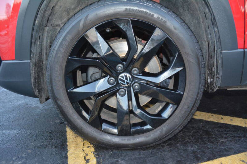 2023 Volkswagen Taos SE