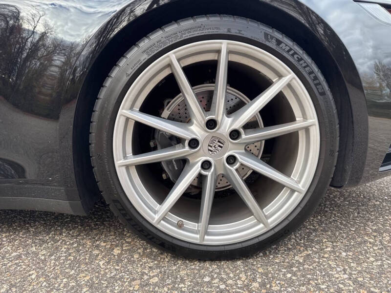 2020 Porsche 911 Carrera