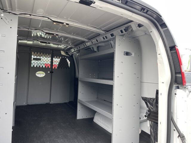 2025 Chevrolet Express 2500