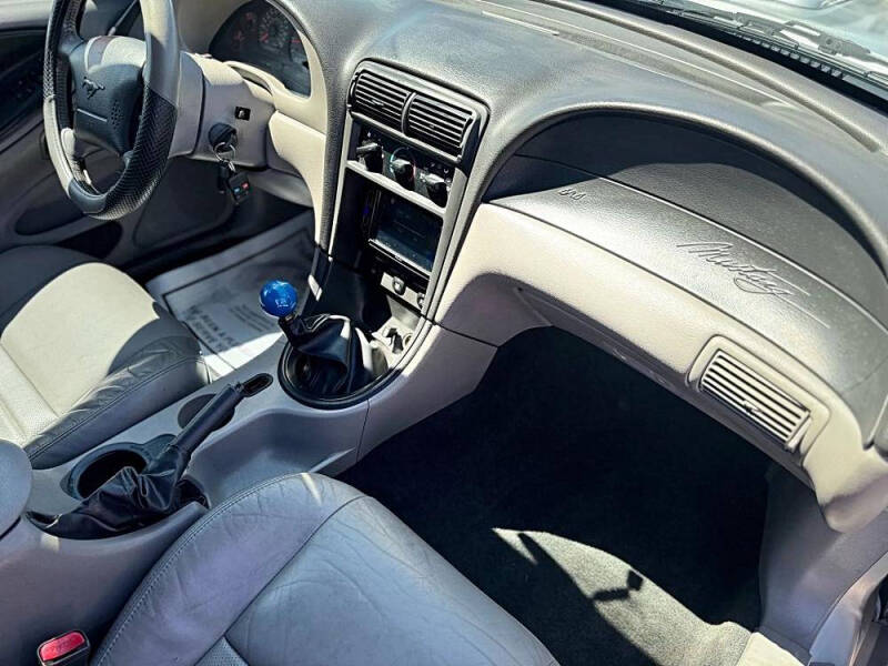 2002 Ford Mustang GT Deluxe