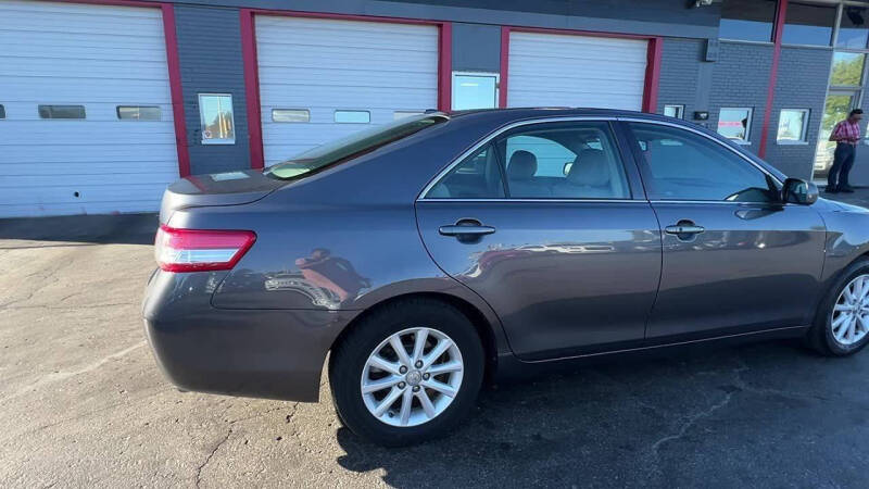 2011 Toyota Camry null photo 12