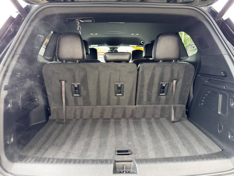 2024 GMC Acadia Elevation