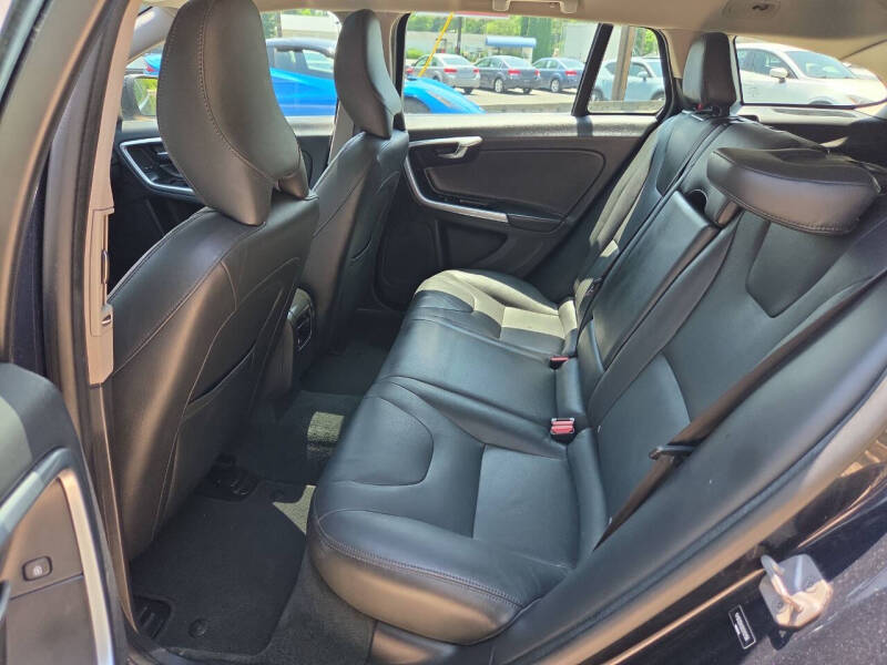 2016 Volvo V60 Premier - Photo 18