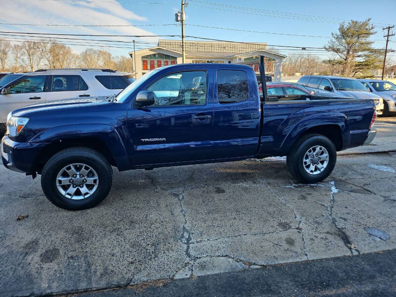 2013 Toyota Tacoma Base's photo