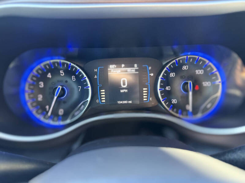 2017 Chrysler Pacifica Touring-L