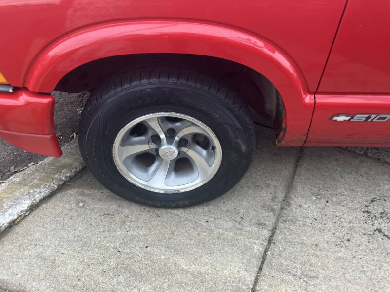 2000 Chevrolet S-10 LS Xtreme